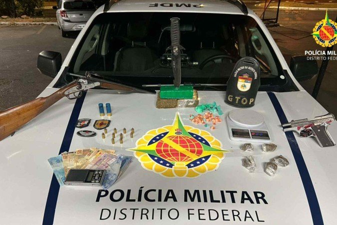 Polícia Militar apreende três homens por tráfico e porte ilegal de armas -  (crédito: Divulgação/PMDF)