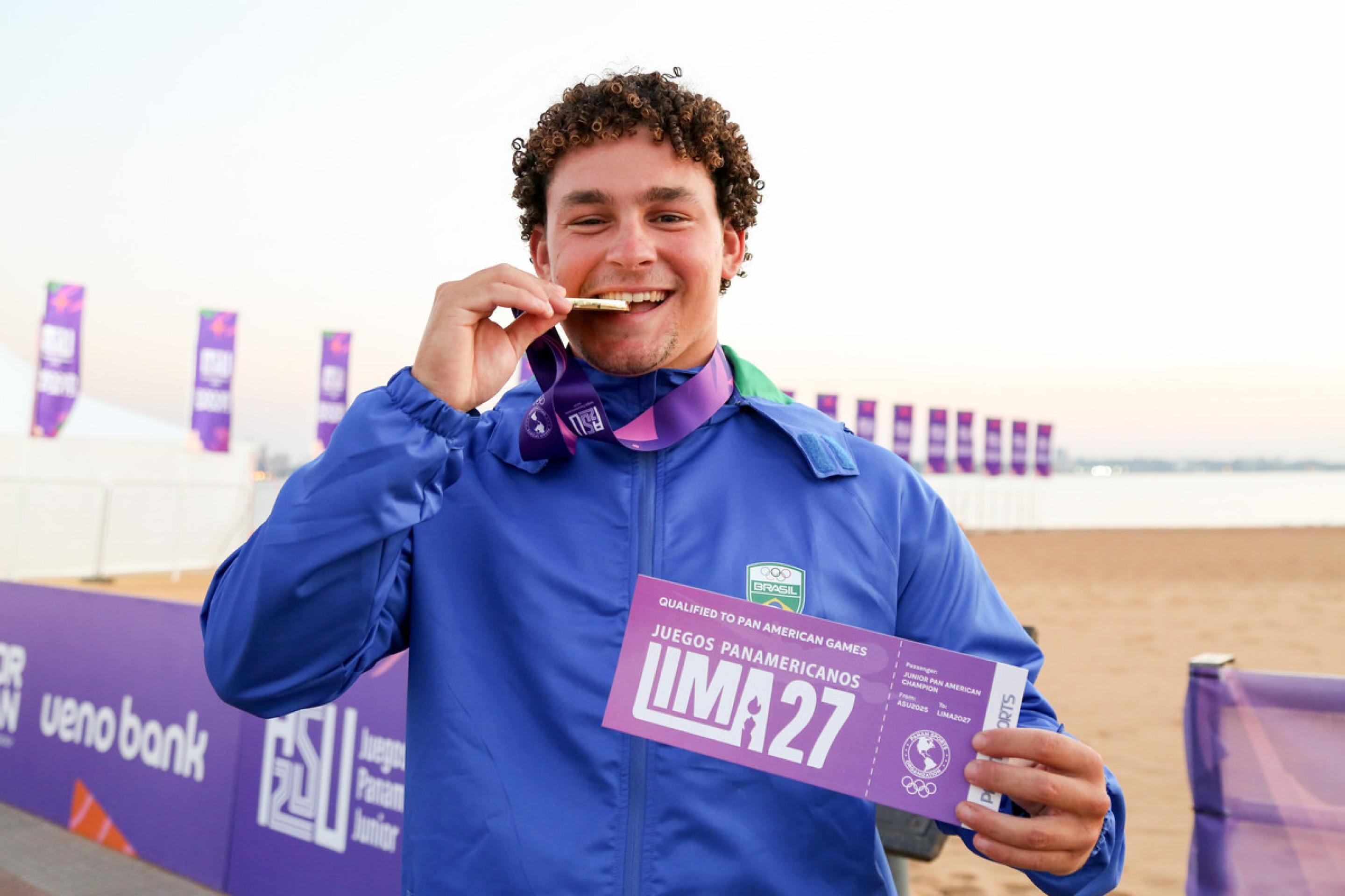 Nas competições de vela na baia da cidade de Encarnación, no Paraguai, Lucas Pes Fonseca conquistou uma medalha de ouro