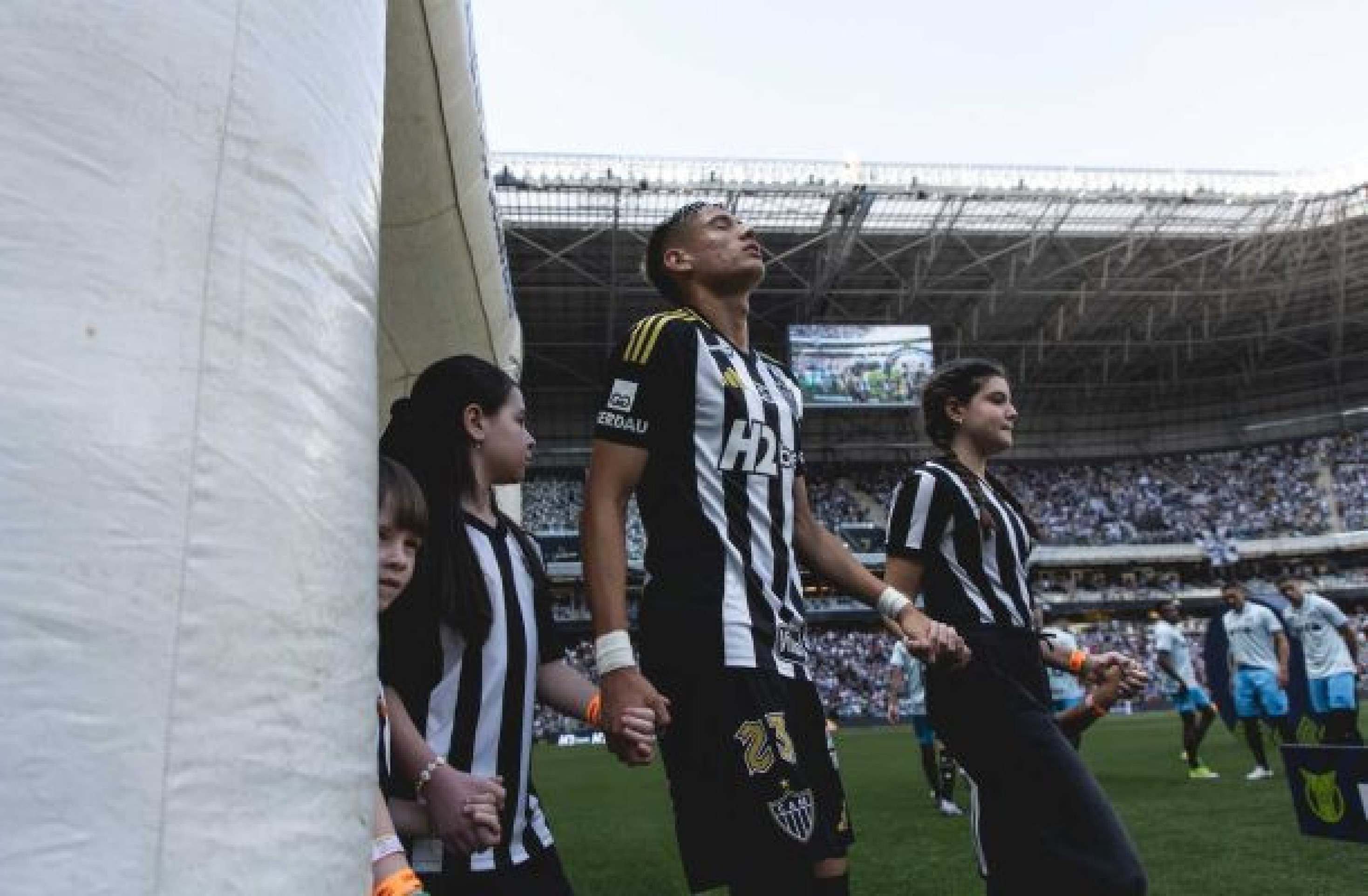 Román, do Atlético-MG, comenta sobre possível ida ao Mundial Sub-20