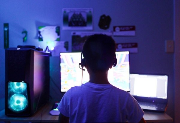 Reprodução/YouTube/@felcaseita