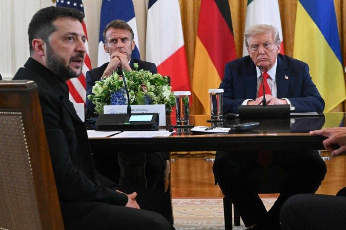 Trump em reunião com líderes europeus - (crédito: AFP) Trump em reunião com líderes europeus - (crédito: AFP)