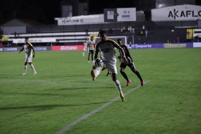 Athletic x Criciúma jogaram pela na 22ª rodada da Série B do Brasileiro e ficam no 1 a 1 - (crédito: Fotos: Celso da Luz/ Assessoria de imprensa Criciúma E.C.) Athletic x Criciúma jogaram pela na 22ª rodada da Série B do Brasileiro e ficam no 1 a 1 - (crédito: Fotos: Celso da Luz/ Assessoria de imprensa Criciúma E.C.)