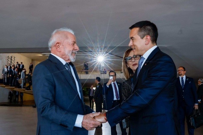 Ao receber Noboa, Lula afirmou que a regulamentação das redes é essencial para proteger os estados nacionais -  (crédito: Ricardo Stuckert/PR )