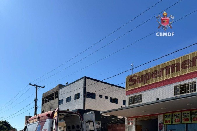 Mulher atropelada é socorrida por CBMDF - (crédito: Divulgação: Corpo de Bombeiros Militar do Distrito Federal (CBMDF)) Mulher atropelada é socorrida por CBMDF - (crédito: Divulgação: Corpo de Bombeiros Militar do Distrito Federal (CBMDF))