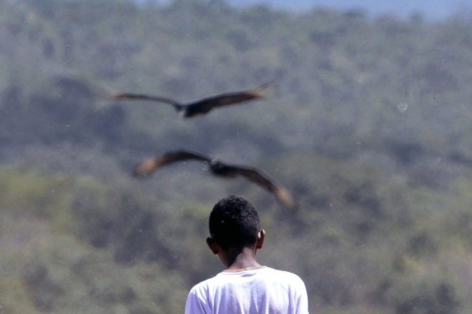 Flagrante de jovens e crianças trabalhando no Lixão da Estrutural