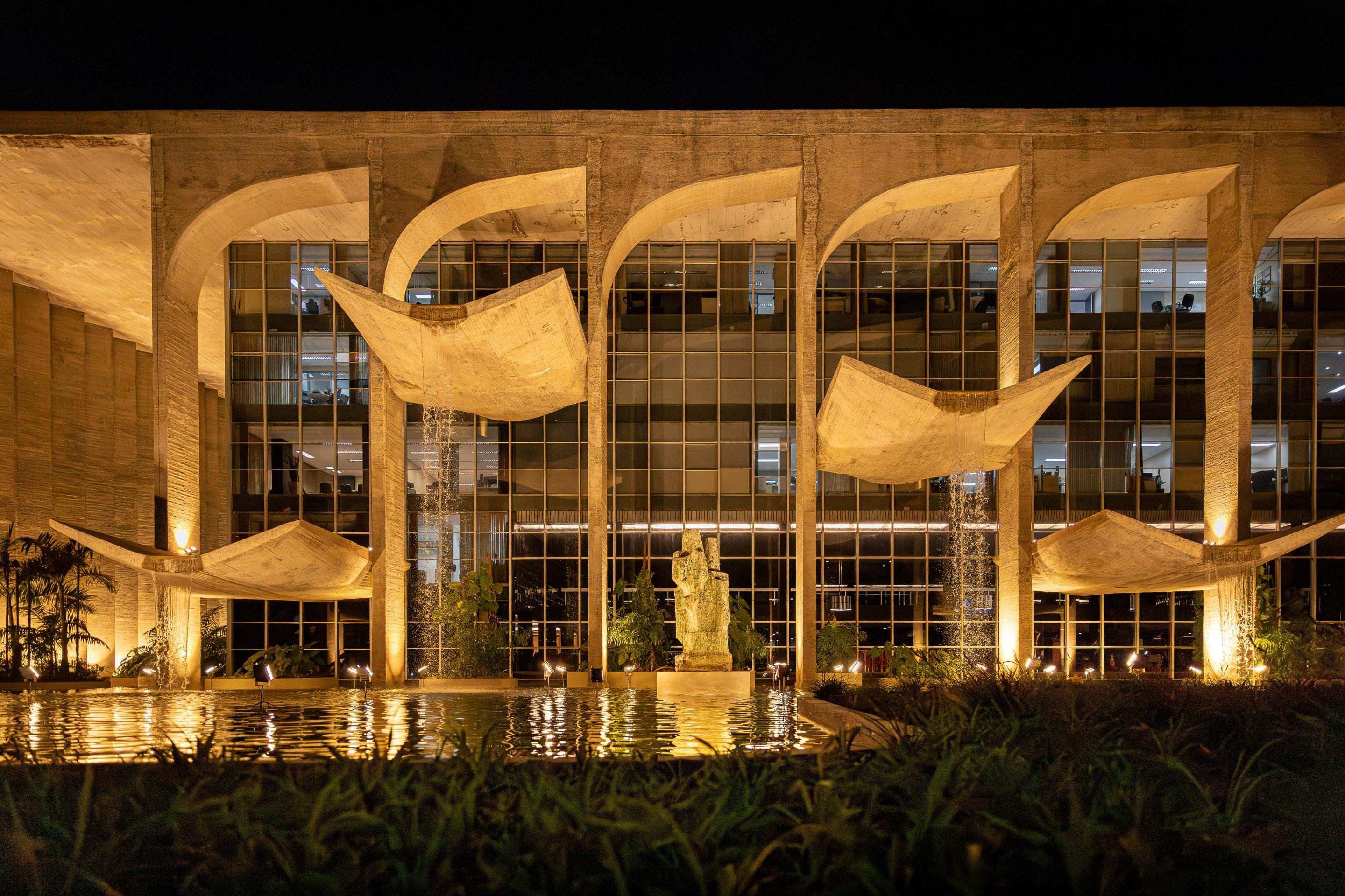 Obra de Burle Marx completa paisagismo no Palácio da Justiça