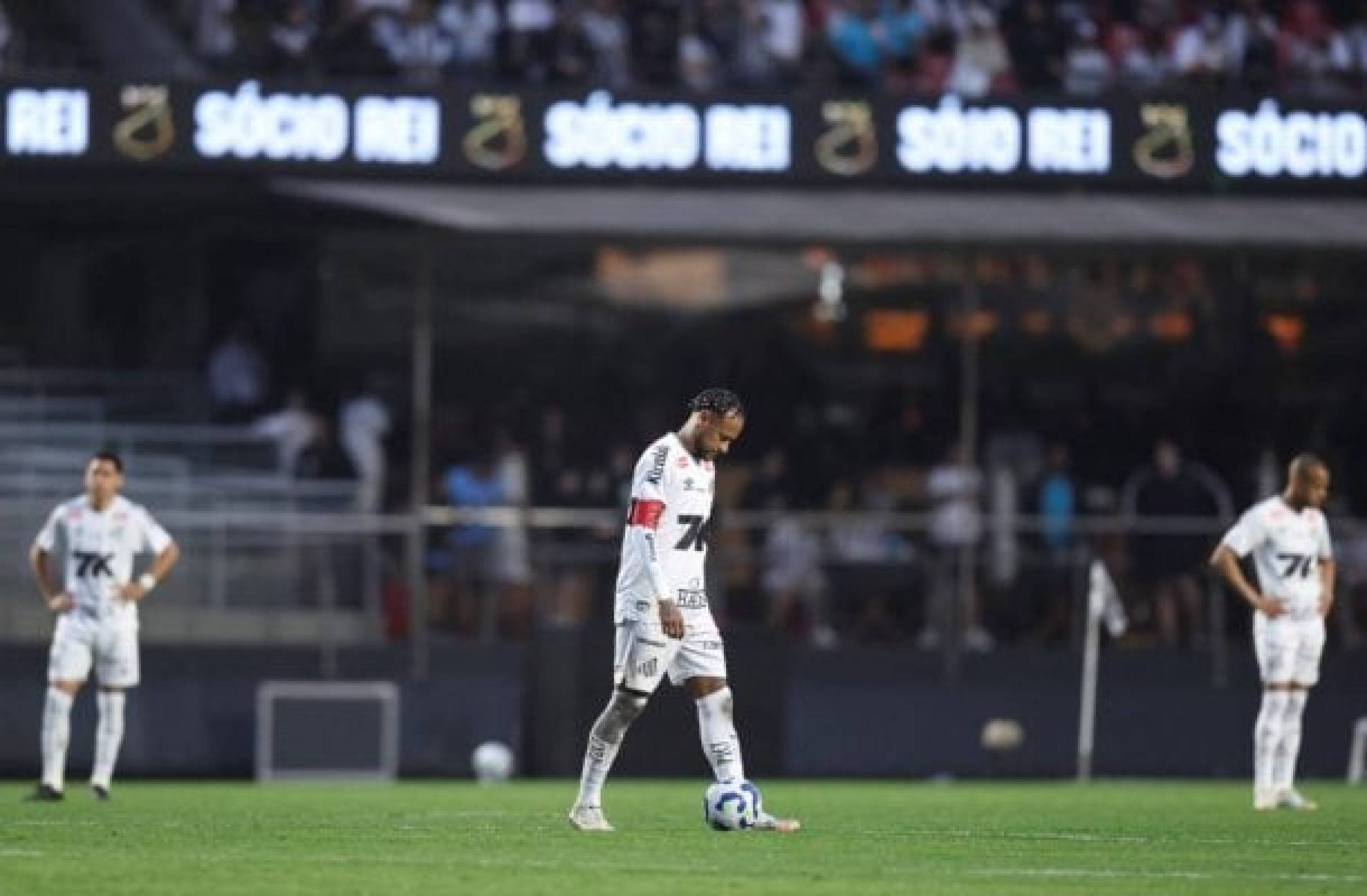 Neto menospreza peso de Neymar em situação do Santos: 'Por que não resolveu?'