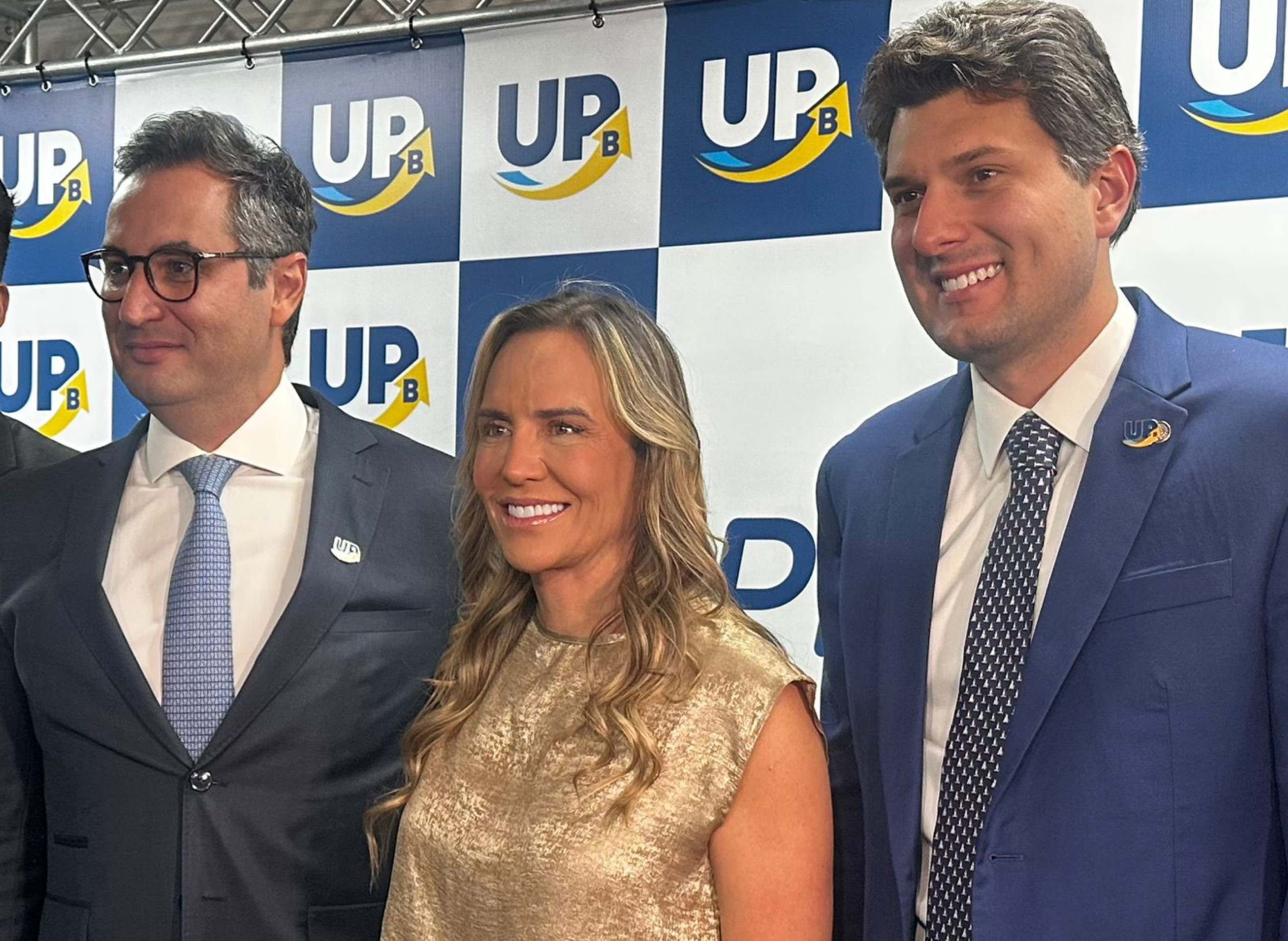 Presidente do União Brasil-DF, Manuel Arruda, celebra criação de nova federação