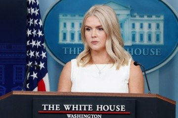  WASHINGTON, DC - AUGUST 19: White House press secretary Karoline Leavitt listens to a question during the daily press briefing in the Brady Press Briefing Room at the White House on August 19, 2025 in Washington, DC. Leavitt spoke on President Trump's recent peace talks aimed at ending Russia's war in Ukraine.   Anna Moneymaker/Getty Images/AFP (Photo by Anna Moneymaker / GETTY IMAGES NORTH AMERICA / Getty Images via AFP)
      