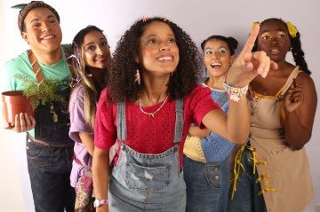 Coletivo Poéticas da Meia Noite apresenta peça 'A Pequena Casa Flutuante' -  (crédito: Jaitai Ribeiro)