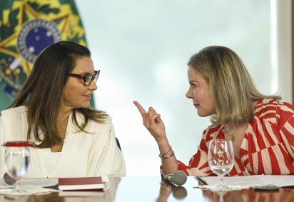 Cerimônia contará com as presenças da primeira-dama Janja e de Gleisi, que têm atuado em pautas relacionadas aos direitos das mulheres -  (crédito: Marcelo Camargo/Agência Brasil)