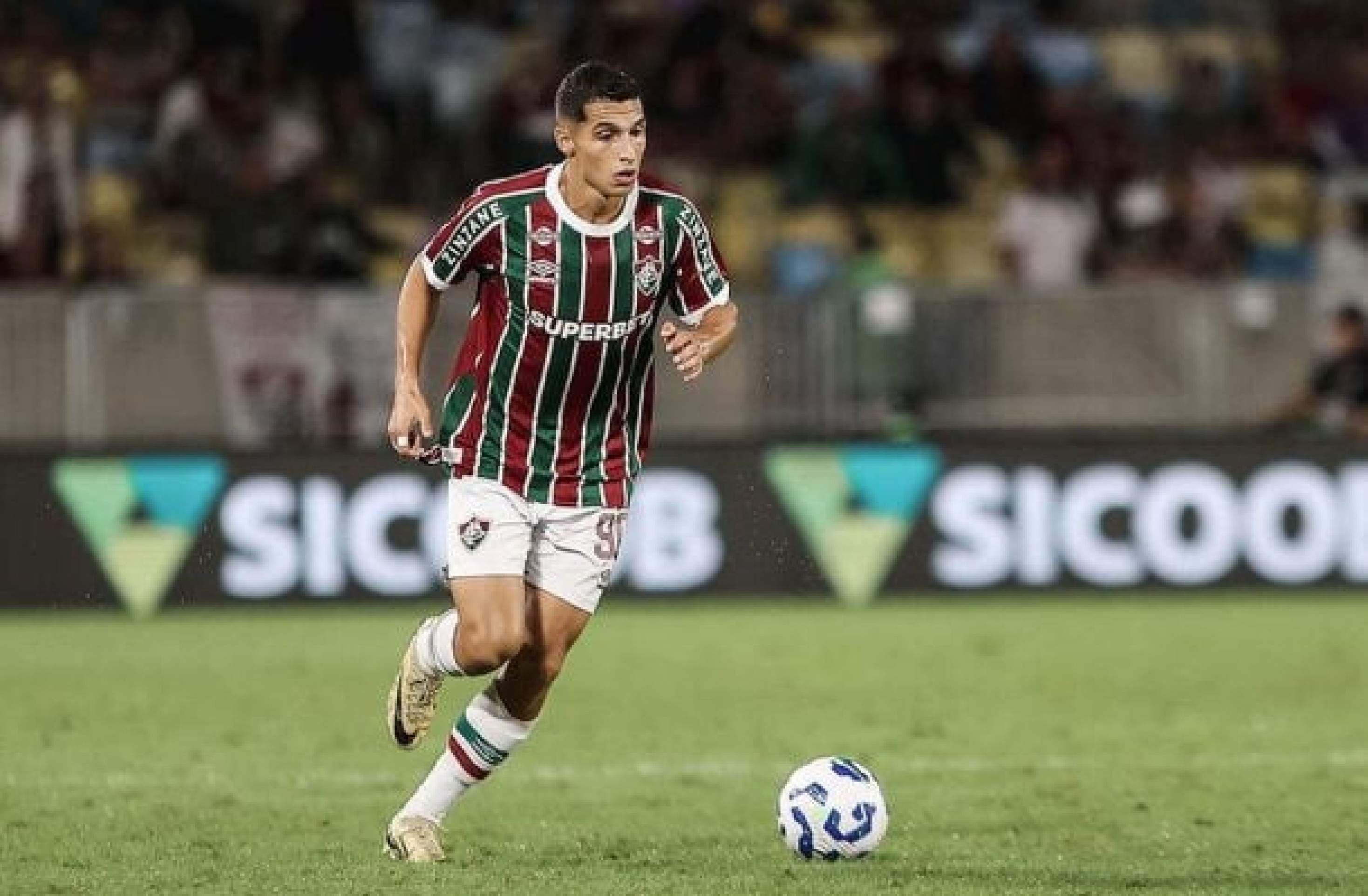 Serna pode ser arma em mais um jogo mata-mata pelo Fluminense