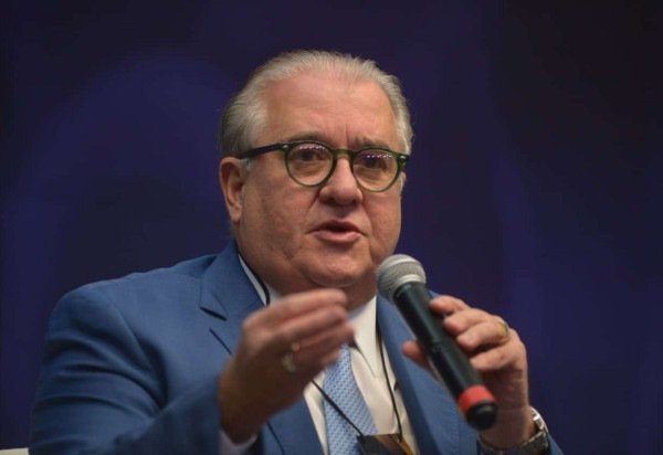 Ed Alves/CB/D.A Press