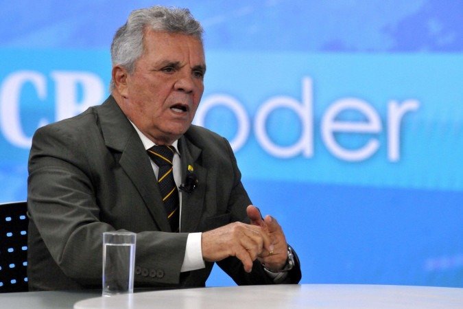 Deputado federal Alberto Fraga é o entrevistado do CB Poder. Na bancada, Adriana Bernardes e Sibele Negromonte - (crédito: CARLOS VIEIRA ) Deputado federal Alberto Fraga é o entrevistado do CB Poder. Na bancada, Adriana Bernardes e Sibele Negromonte - (crédito: CARLOS VIEIRA )