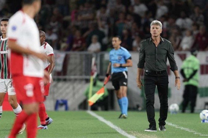 TÉCNICO: RENATO GAÚCHO – Entrar com três jogadores mais recuados no meio de campo não pareceu a melhor escolha. Mas o fato é que o Fluminense, em nenhum momento, sofreu na partida. Triunfo fácil. NOTA 6,0. Foto: Marina Garcia