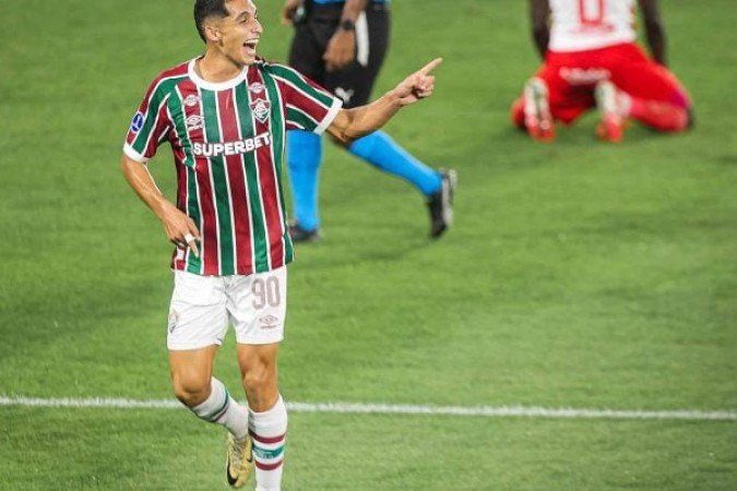 SERNA – Primeiro tempo muito bom, buscando jogo pela esquerda, quase fazendo um gol de cabeça e abrindo o placar para o Flu. Manteve uma boa pegada e, por pouco, não deixou mais um no segundo tempo. NOTA 7,0. Foto: Marina Garcia/Fluminense