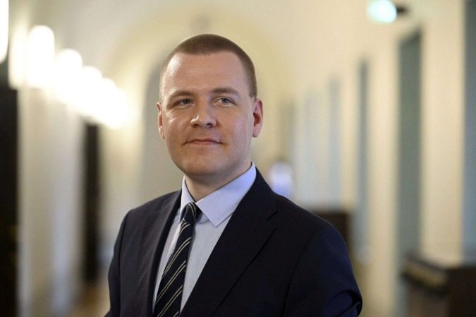 Deputado finlandês de 30 anos morre dentro do Parlamento