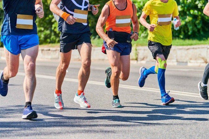 O estudo analisou 23 corredores das maratonas Martigny-Combes à Chamonix, de 40km, e a Ultra-Trail du Mont Blanc, de 171km - (crédito: DINO) O estudo analisou 23 corredores das maratonas Martigny-Combes à Chamonix, de 40km, e a Ultra-Trail du Mont Blanc, de 171km - (crédito: DINO)