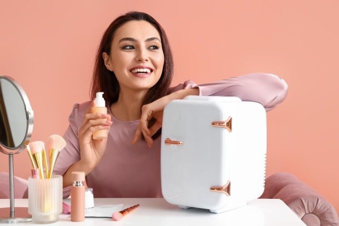 É importante investir em produtos fluidos e hidratantes para um acabamento menos seco (Imagem: Pixel-Shot | Shutterstock) - (crédito: EdiCase) É importante investir em produtos fluidos e hidratantes para um acabamento menos seco (Imagem: Pixel-Shot | Shutterstock) - (crédito: EdiCase)