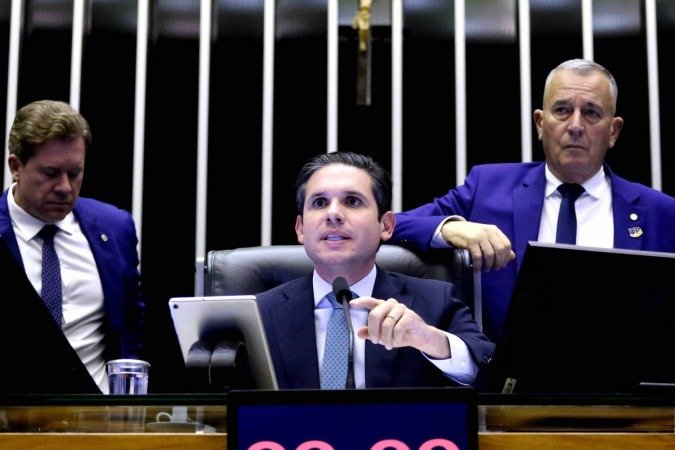 Deputados votam hoje isenção do IR para salários até R$ 5 mil