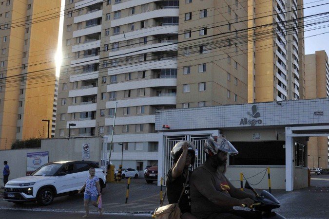  19/08/2025. Crédito: Minervino Júnior/CB/D.A Press. Brasil.  Brasilia - DF. Trabalhador fazendo manutenção de elevador é esmagado durante serviço no condomínio Allegro na Ceilândia. -  (crédito: Minervino Júnior/CB/D.A.Press)