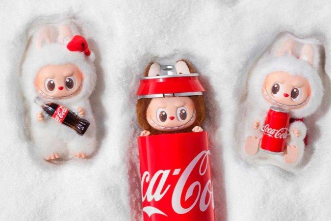 Bonecos Labubu Coca-Cola usam elementos icônicos do refrigerante -  (crédito: Reprodução)