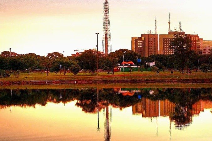 A temperatura no Distrito Federal pode chegar a 30°C hoje -  (crédito: Ed Alves CB/DA Press)