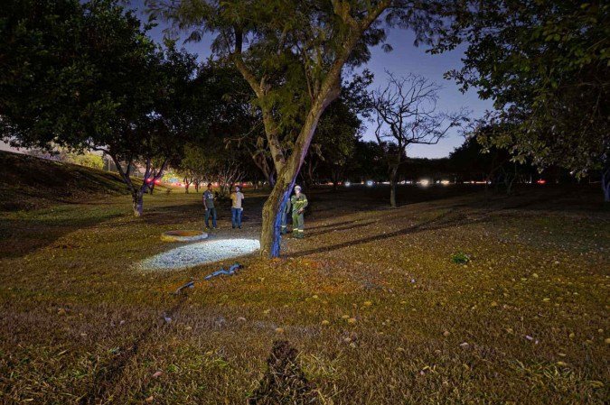 Corpo de homem é encontrado dentro de bueiro no Eixo Sul - (crédito: Darcianne Diogo ) Corpo de homem é encontrado dentro de bueiro no Eixo Sul - (crédito: Darcianne Diogo )