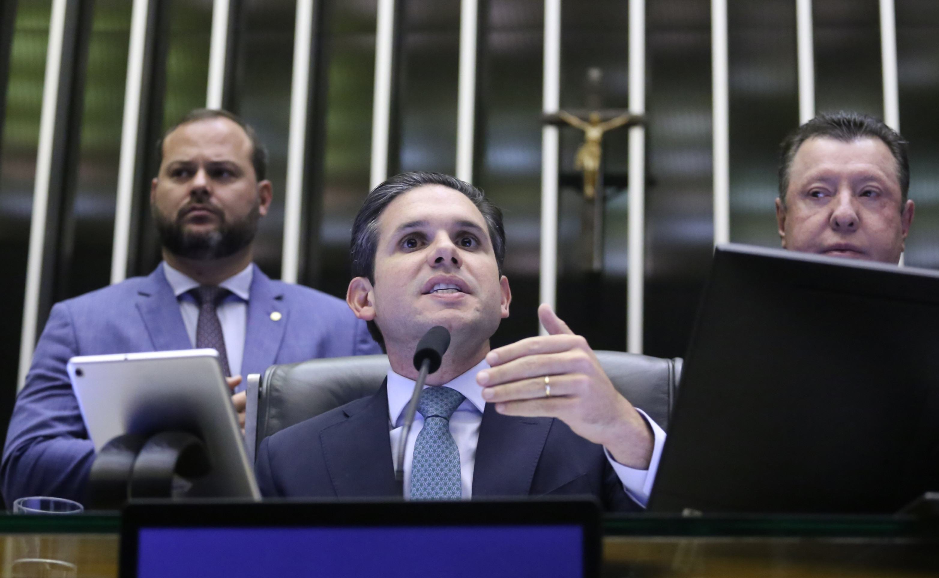 Câmara vota, nesta quarta (20/8), projeto contra adultização de crianças