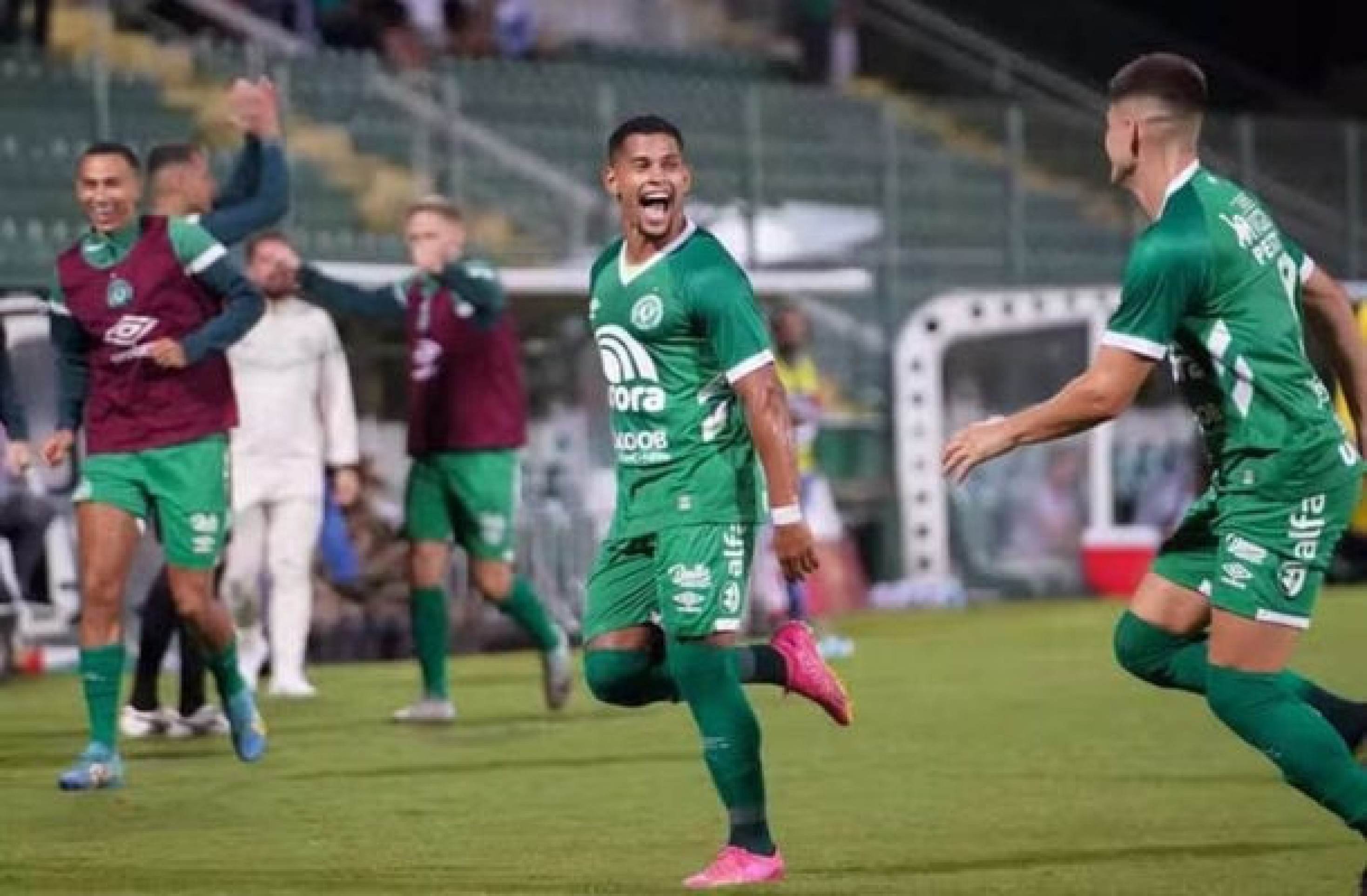 São Paulo acerta a contratação do lateral-direito Maílton, destaque da Chapecoense