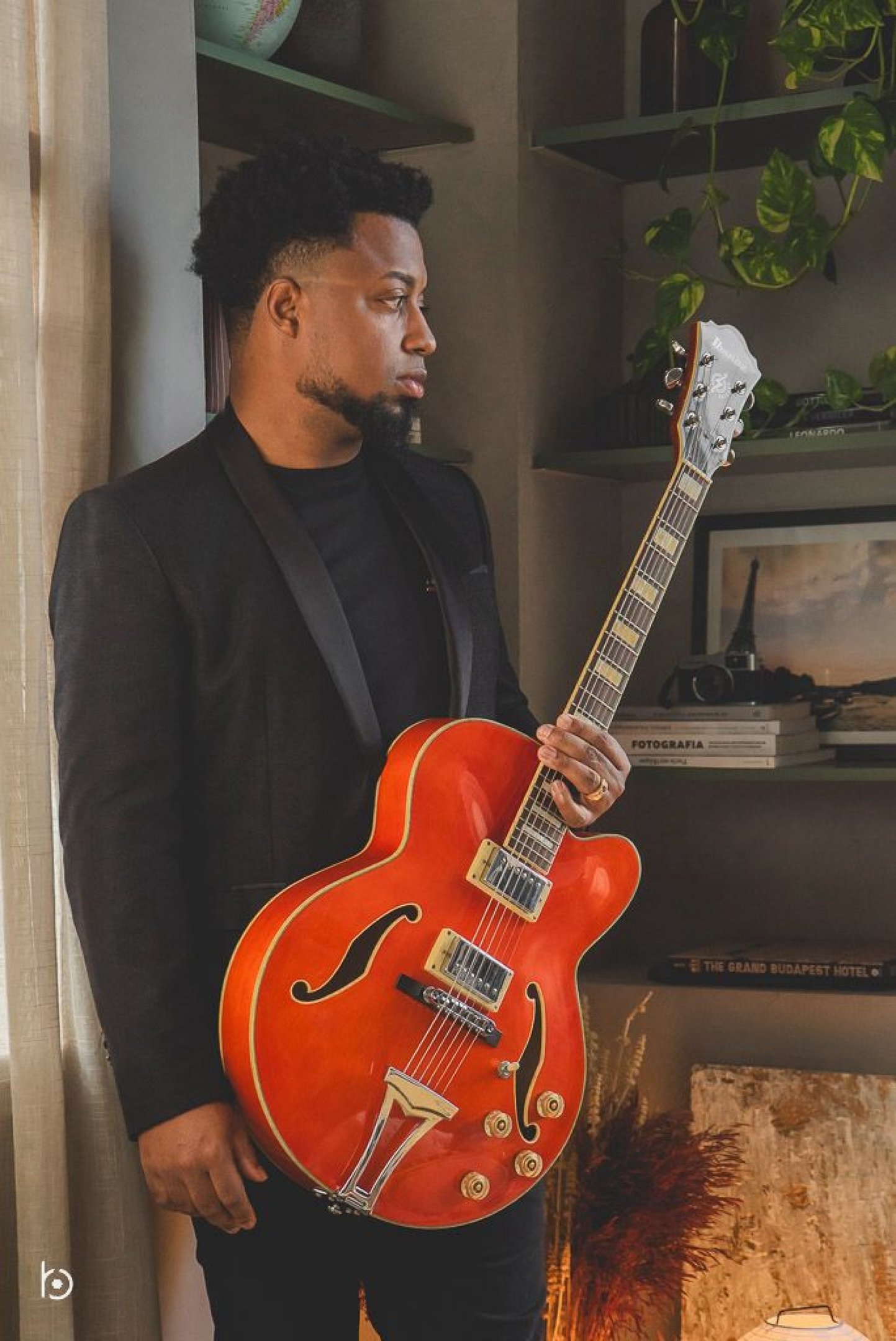 Jimi Oliver faz apresentação gratuita nesta sexta-feira (22/8)