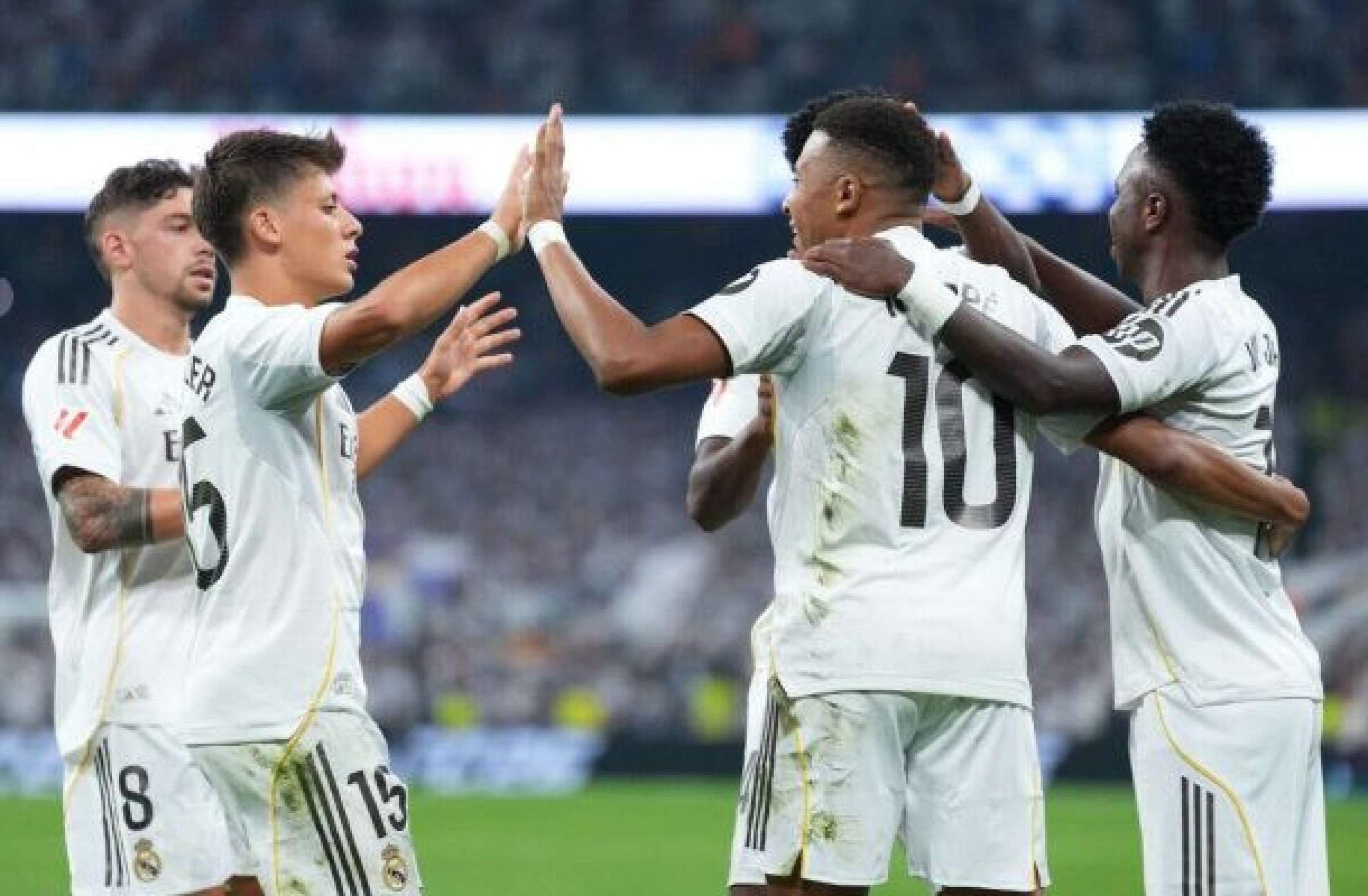 Real Madrid estreia com vitória sobre o Osasuna no Espanhol