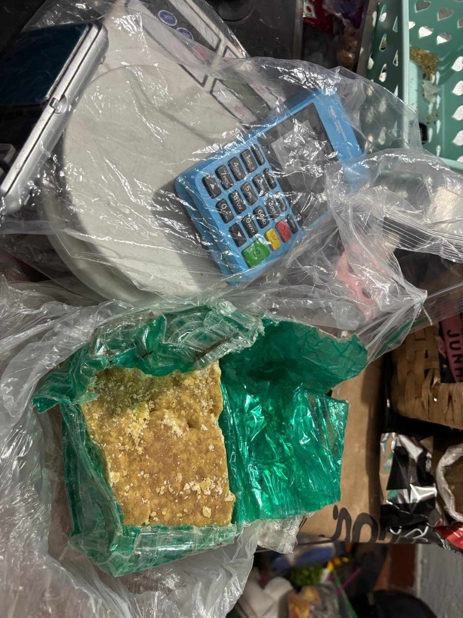 PF também encontrou drogas, balanças de precisão e máquinas de cartão