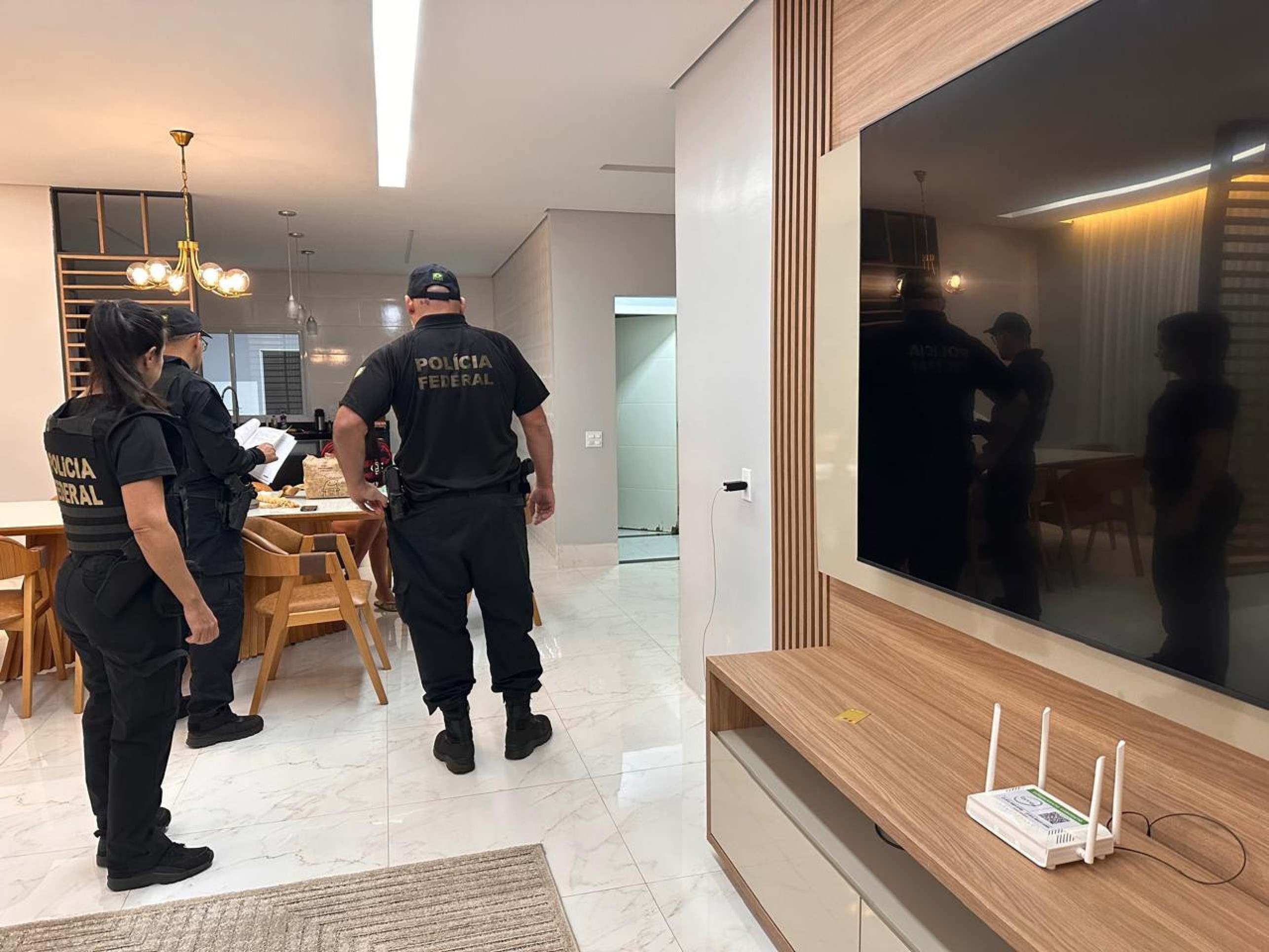 Ação faz parte da Operação Royal, que busca prender grupo envolvido em tráfico interestadual de drogas 
