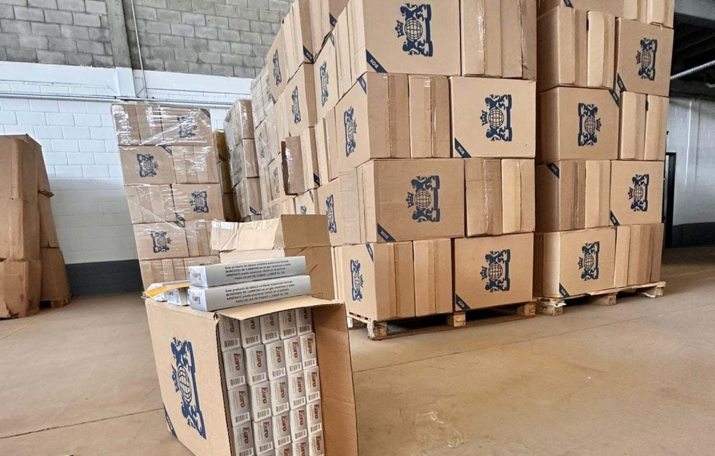 PCDF encontra galpão usado para falsificar cigarros em Santa Maria 