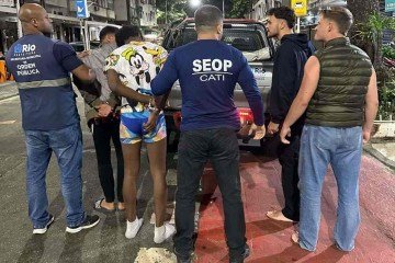Os criminosos faziam compras com o cartão das vítimas quando agentes fizeram abordagem e prenderem a dupla em flagrante

 -  (crédito: Reprodução/Redes sociais)