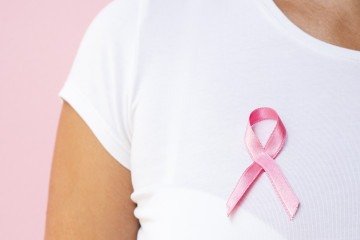 A mamografia é o único exame capaz de identificar lesões iniciais do câncer de mama -  (crédito: Freepik)