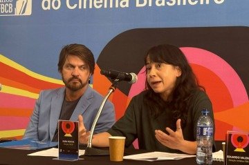 Cláudio Abrantes e Sara Rocha na coletiva do 58º Festival de Brasília do Cinema Brasileiro - (crédito: Mariana Reginato) Cláudio Abrantes e Sara Rocha na coletiva do 58º Festival de Brasília do Cinema Brasileiro - (crédito: Mariana Reginato)