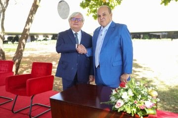 O presidente do STJ, ministro Herman Benjamin, ao lado do governador Ibaneis Rocha -  (crédito: Agência Brasília )