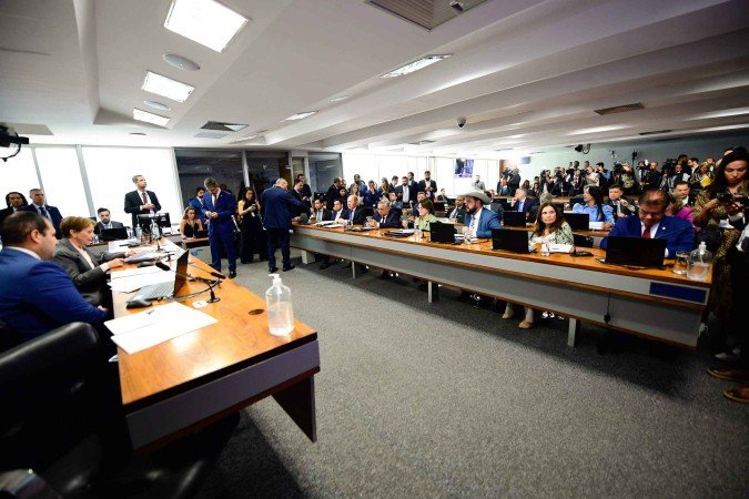 Oposição domina primeira sessão da CPMI do INSS, após revés do governo