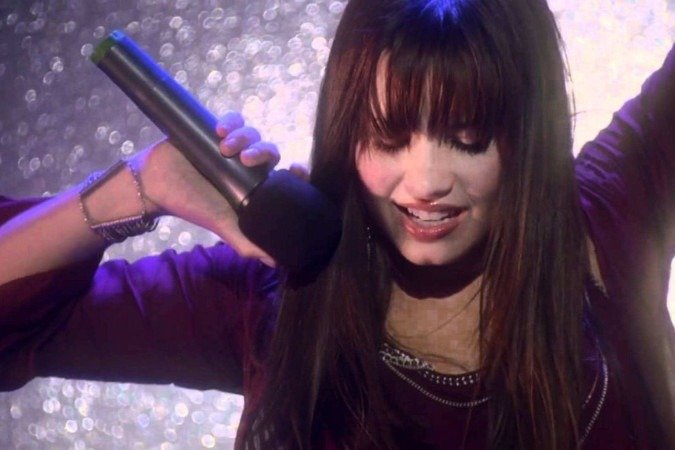 Demi Lovato surpreende fãs ao se reunir com Jonas Brothers -  (crédito: TMJBrazil)