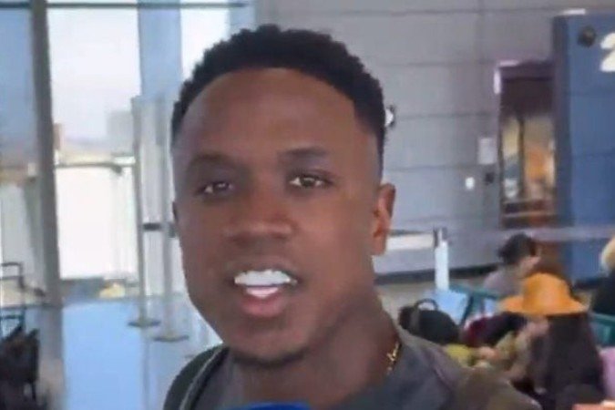 Sinisterra no desembarque em Belo Horizonte -  (crédito: Foto: Reprodução)