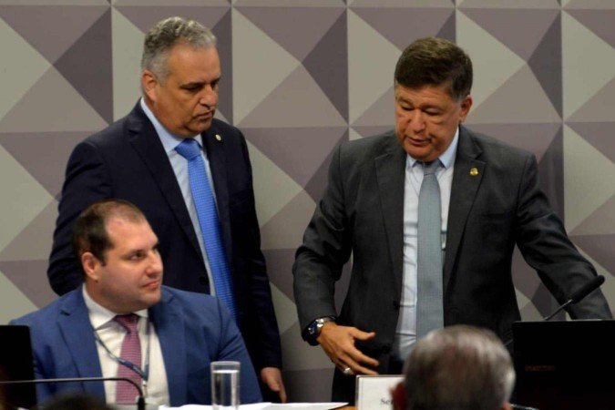 Sai Aziz, entra Viana: Oposição assume comando da CPMI do INSS