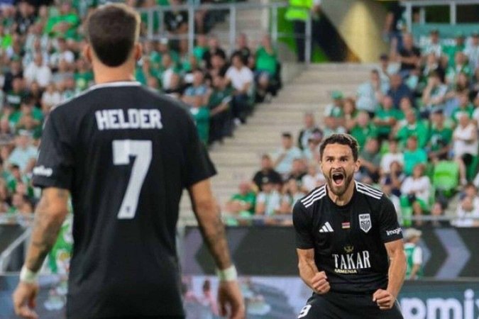 Matheus Aiás comemora um dos gols pelo FC Noah - (crédito: Foto: Divulgação / FC Noah) Matheus Aiás comemora um dos gols pelo FC Noah - (crédito: Foto: Divulgação / FC Noah)