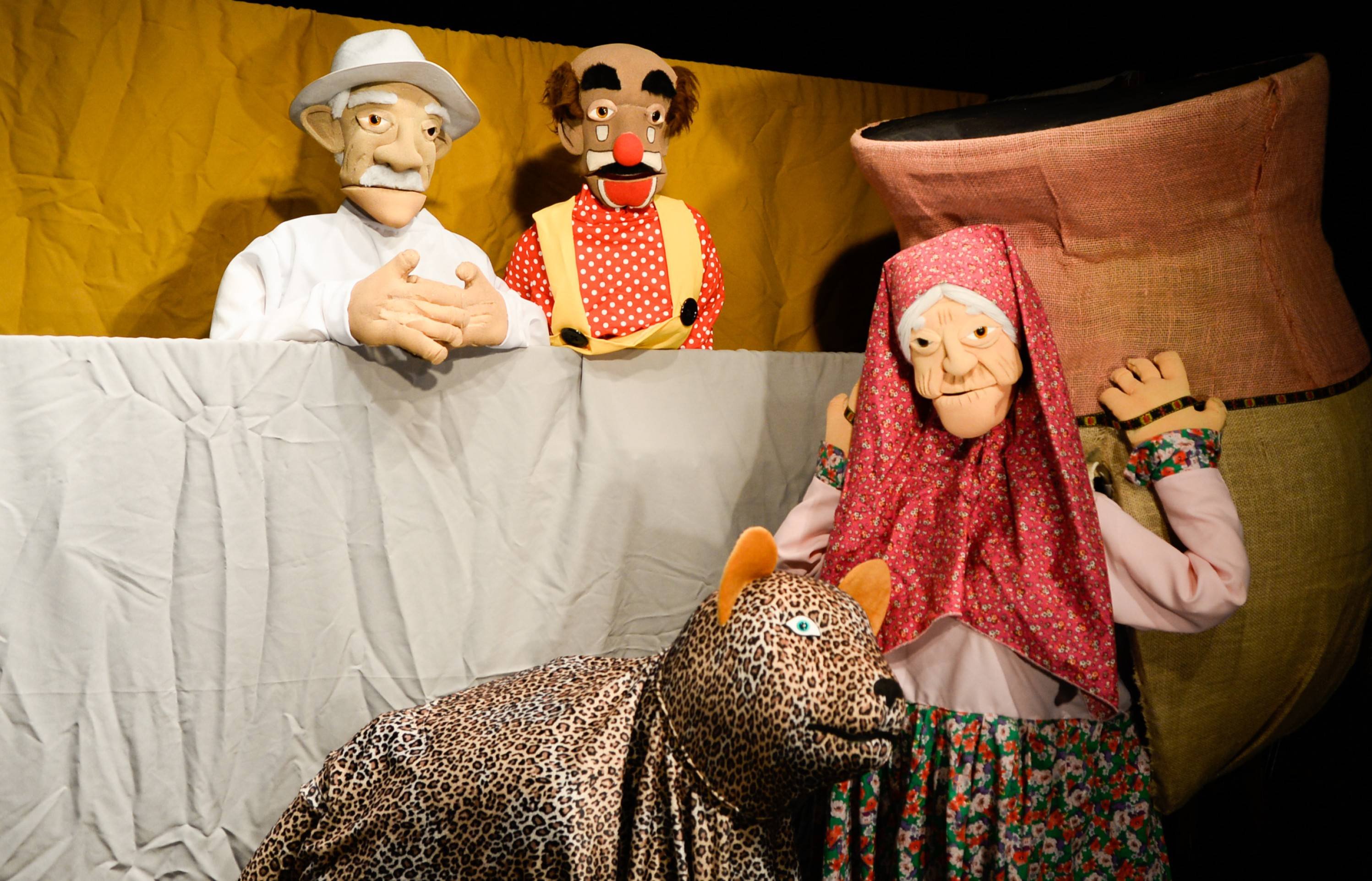 Teatro de bonecos representa história de Brasília em Planaltina