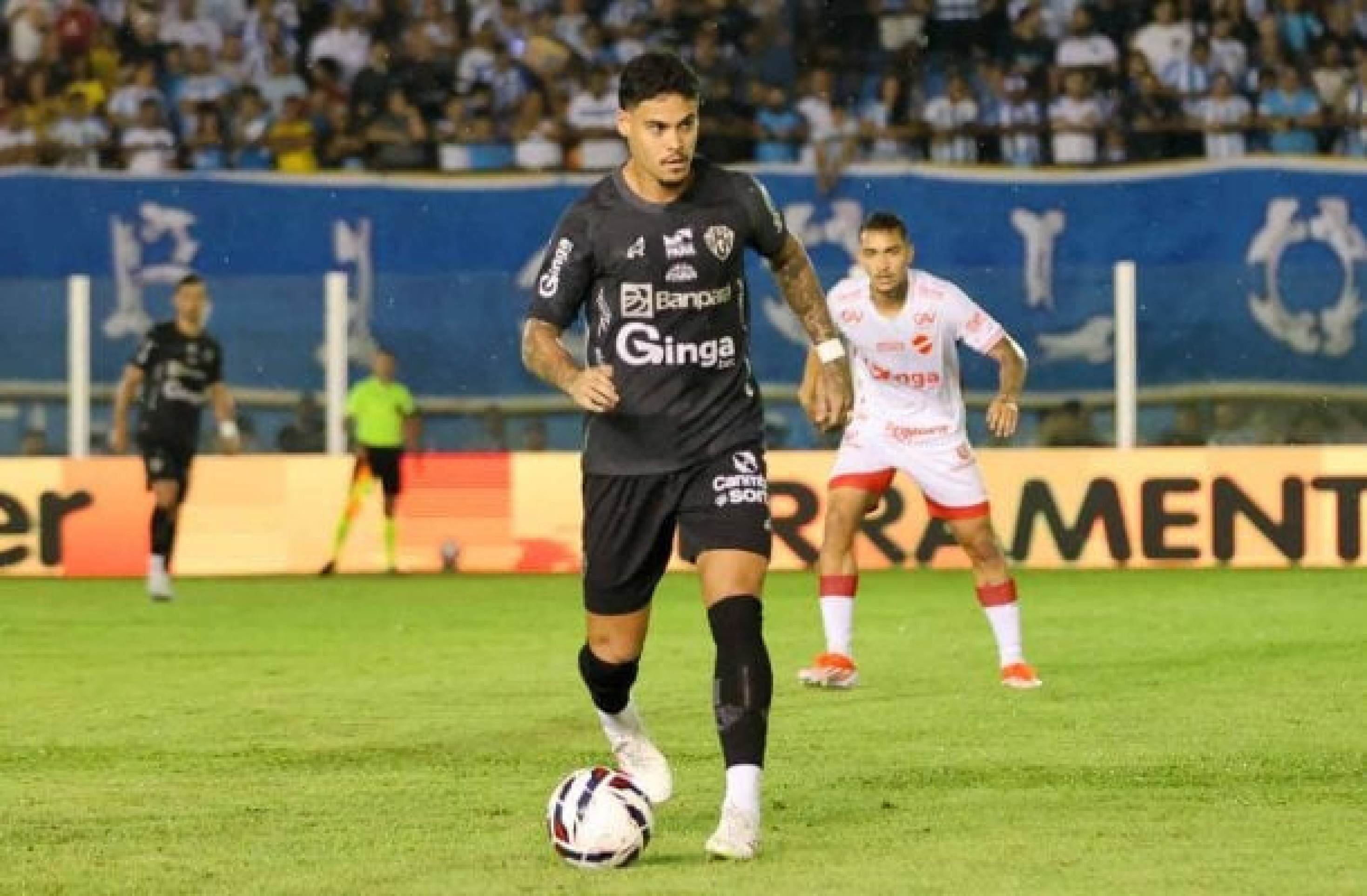 Juventude acerta contratação de zagueiro do Fluminense