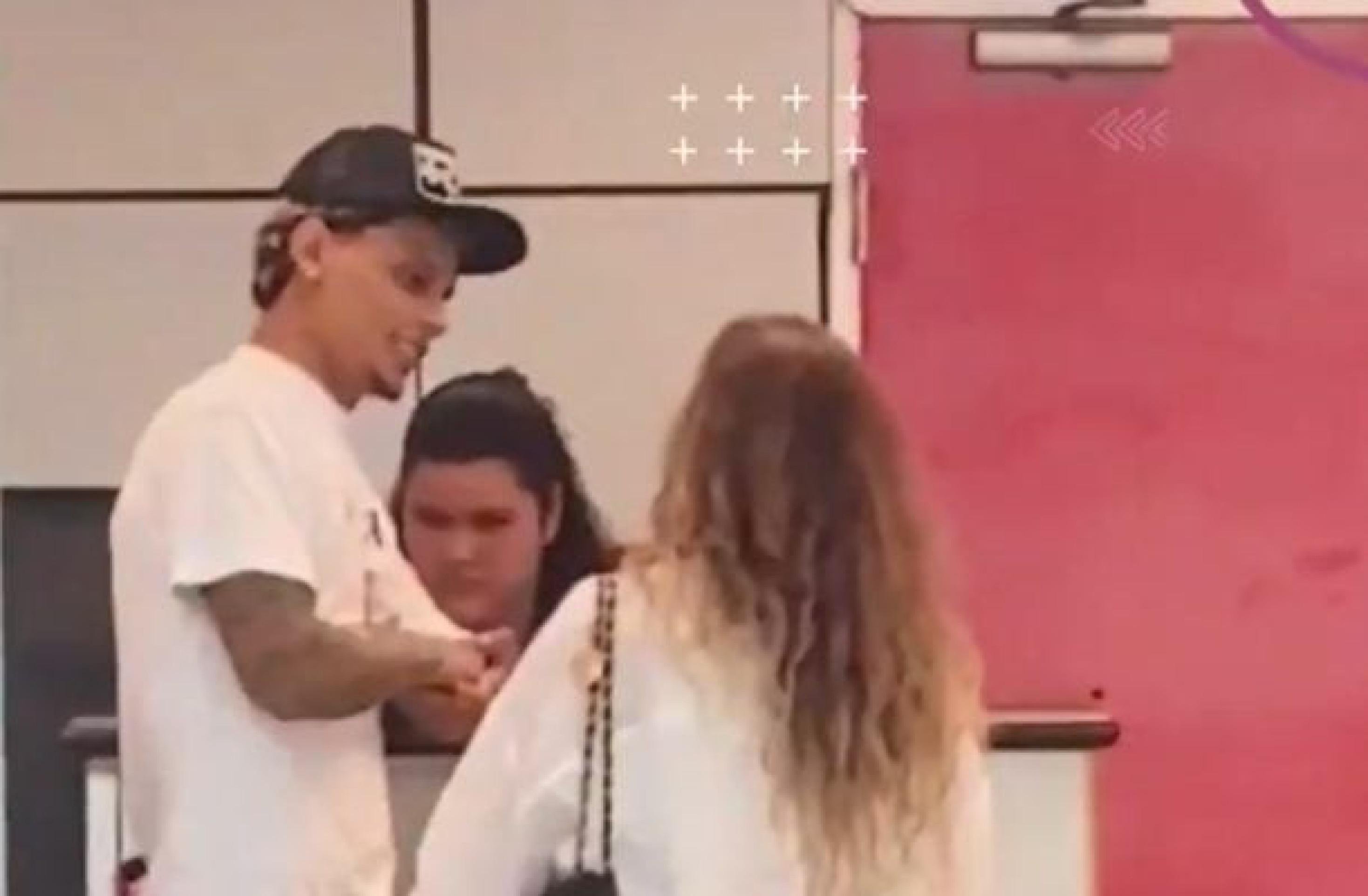 Mensagem vazada de namorada insinua tentativa de traição de ex-Palmeiras