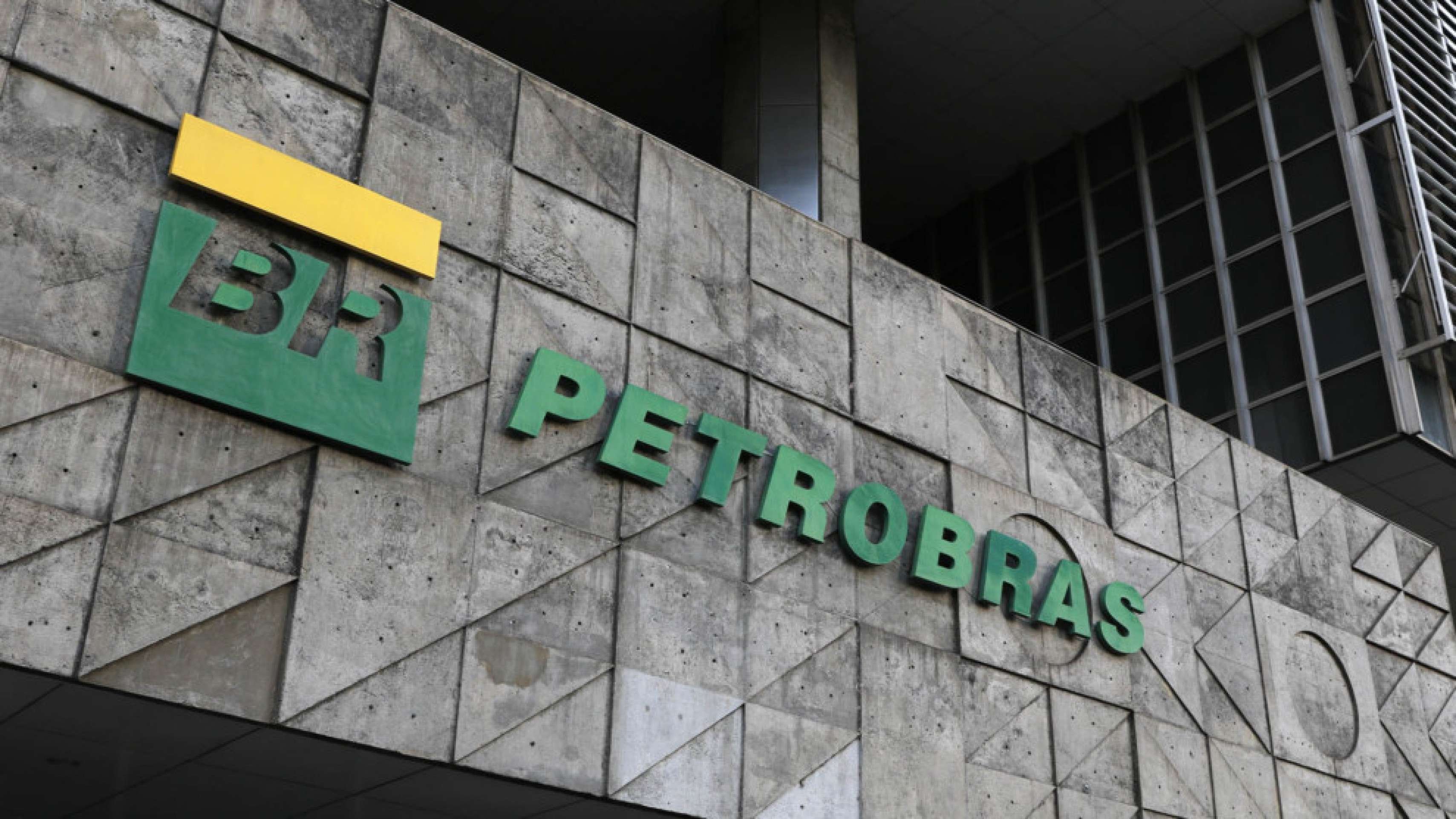 Petrobras afirmou que um dos principais desafios para os próximos cinco anos será a perspectiva de preços mais baixos do petróleo -  (crédito: Platobr Politica)