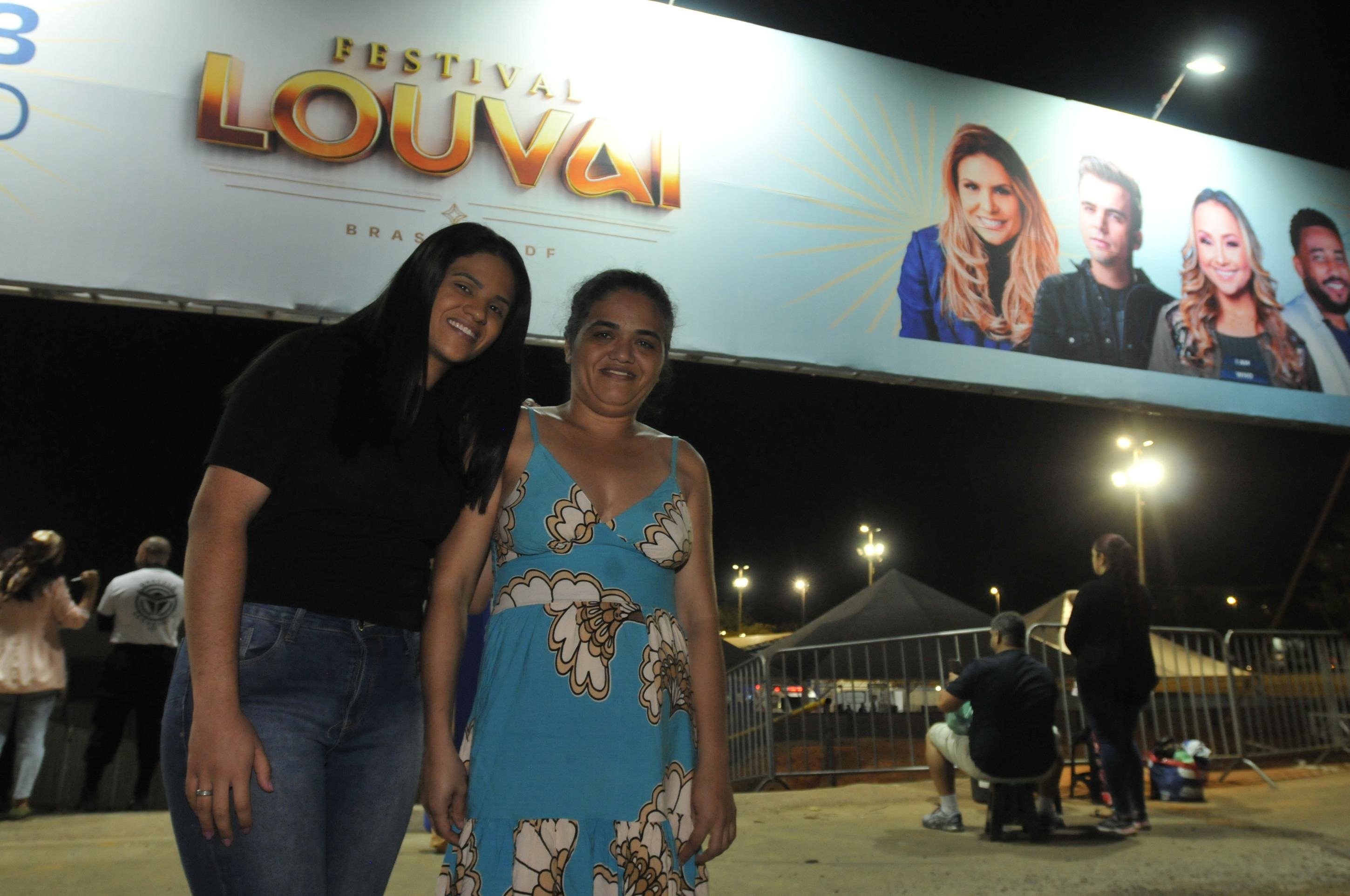  20/08/2025. Crédito: Minervino Júnior/CB/D.A Press. Brasil.  Brasilia - DF. Festival Gospel Louvai em Taguatinga. Joyce Natália e sua mãe Celmar Ribeiro.