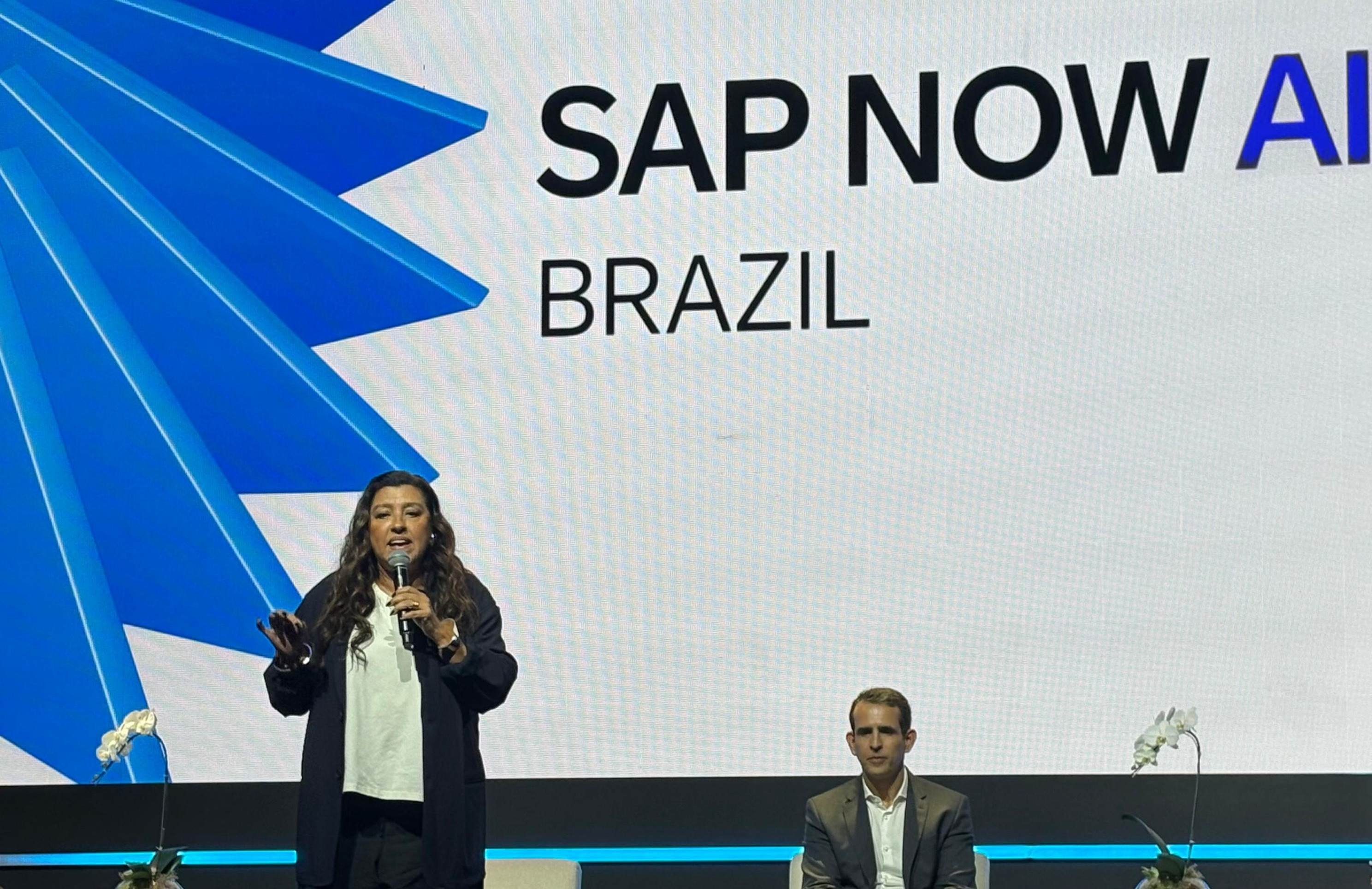 Regina Casé discursa durante o SAP NOW AI Tour Brazil, maior evento corporativo de gestão empresarial do país, em São Paulo